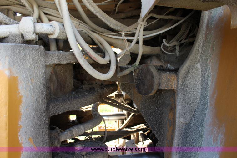 image for item L2438 1992 Dresser 555 wheel loader