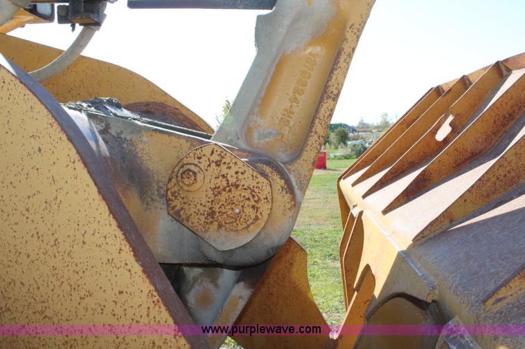 image for item L2438 1992 Dresser 555 wheel loader