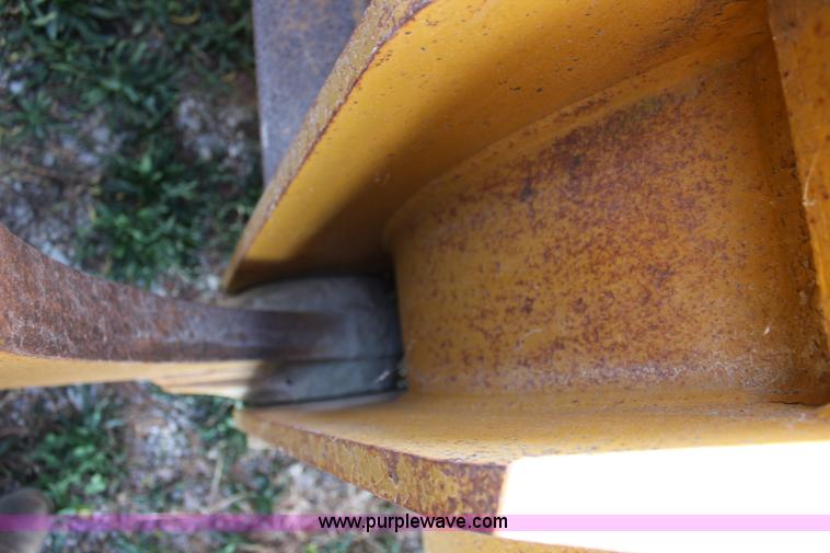 image for item L2438 1992 Dresser 555 wheel loader