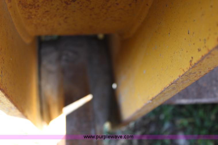 image for item L2438 1992 Dresser 555 wheel loader