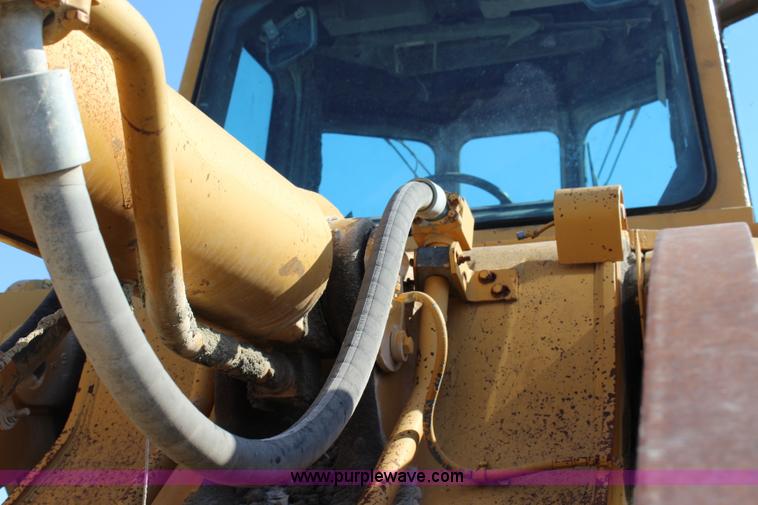 image for item L2438 1992 Dresser 555 wheel loader