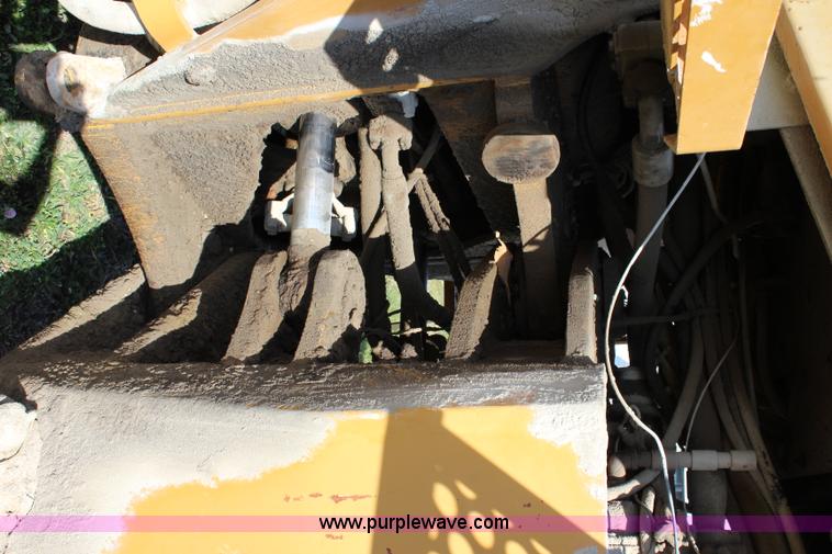 image for item L2438 1992 Dresser 555 wheel loader