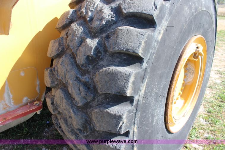 image for item L2438 1992 Dresser 555 wheel loader