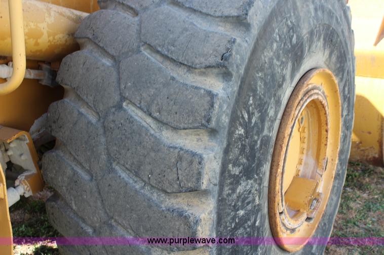 image for item L2438 1992 Dresser 555 wheel loader