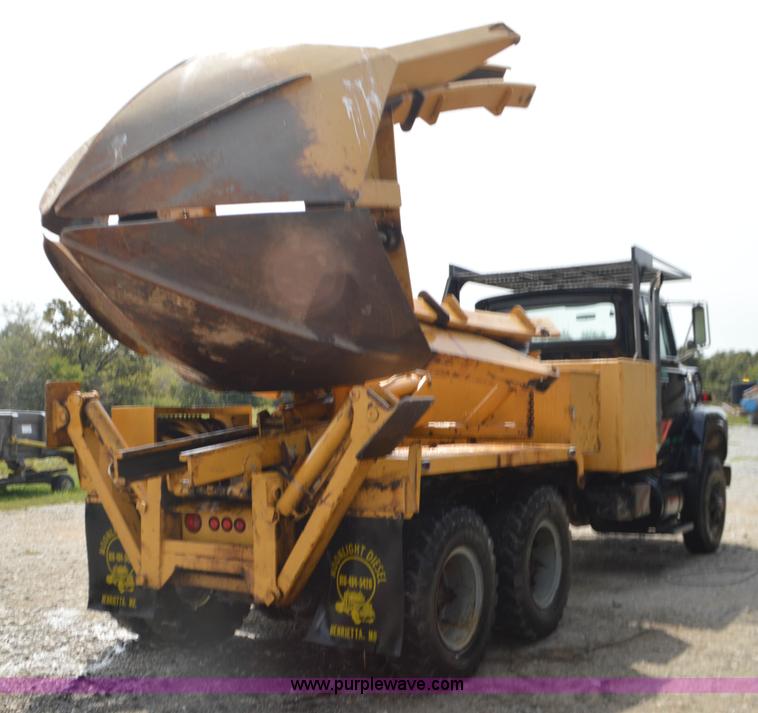 image for item L2788 1979 Ford 800 tree transplanter truck