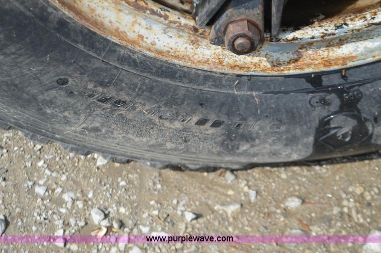 image for item L2788 1979 Ford 800 tree transplanter truck