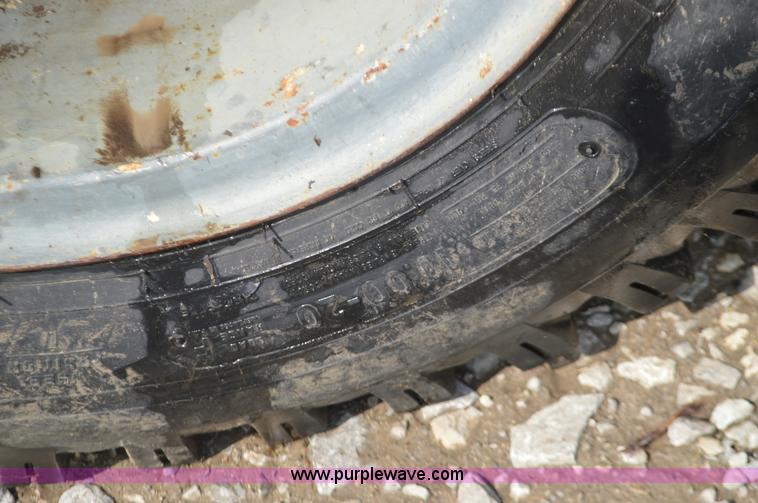 image for item L2788 1979 Ford 800 tree transplanter truck