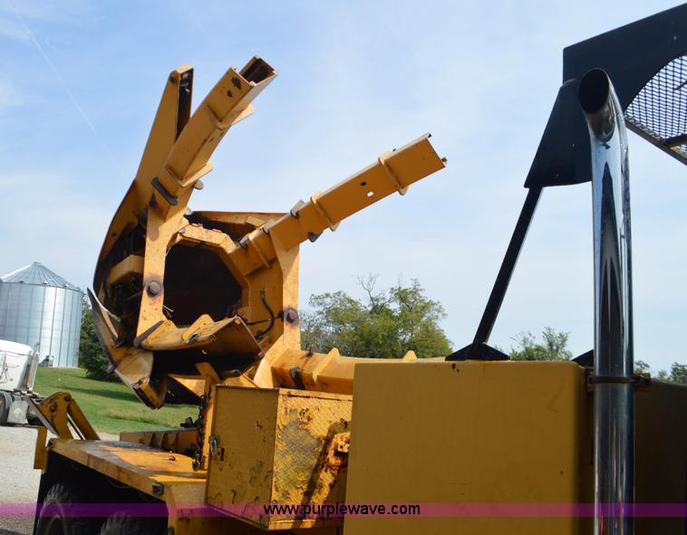 image for item L2788 1979 Ford 800 tree transplanter truck