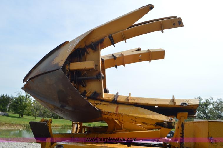 image for item L2788 1979 Ford 800 tree transplanter truck