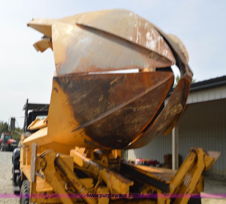 image for item L2788 1979 Ford 800 tree transplanter truck