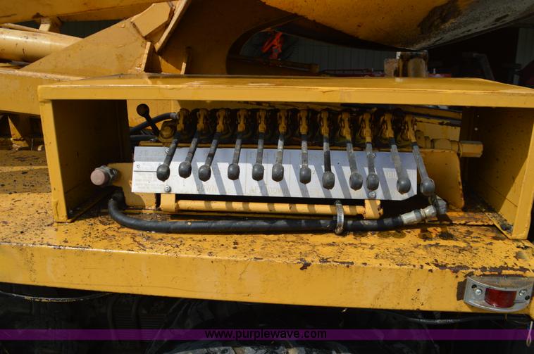 image for item L2788 1979 Ford 800 tree transplanter truck