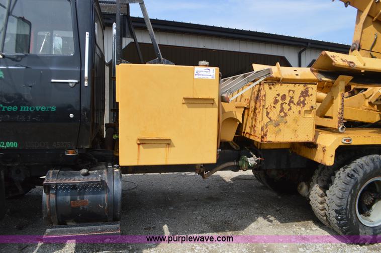 image for item L2788 1979 Ford 800 tree transplanter truck