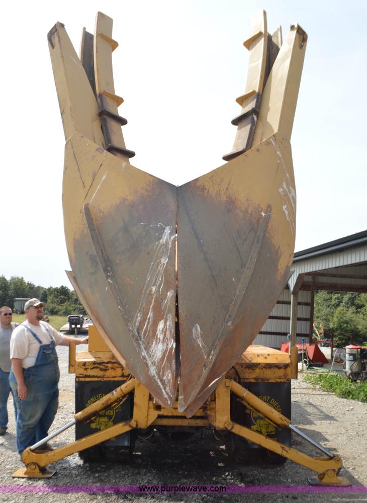 image for item L2788 1979 Ford 800 tree transplanter truck