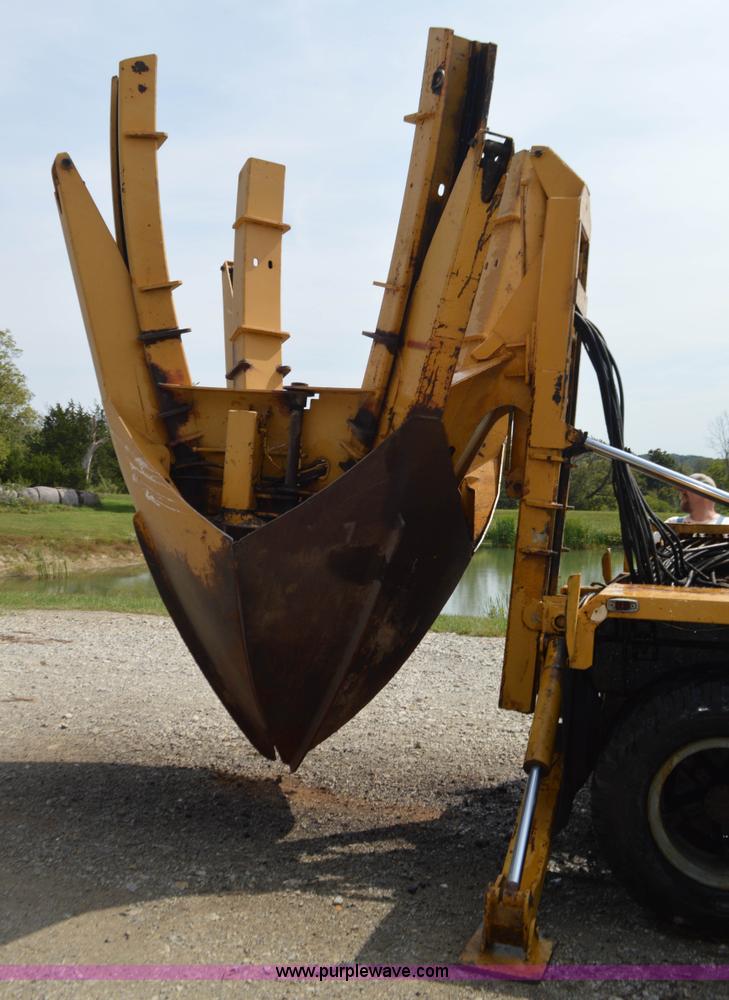 image for item L2788 1979 Ford 800 tree transplanter truck