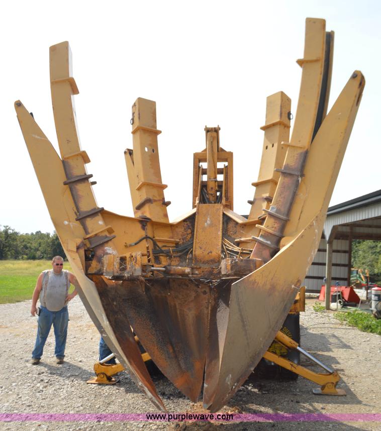 image for item L2788 1979 Ford 800 tree transplanter truck