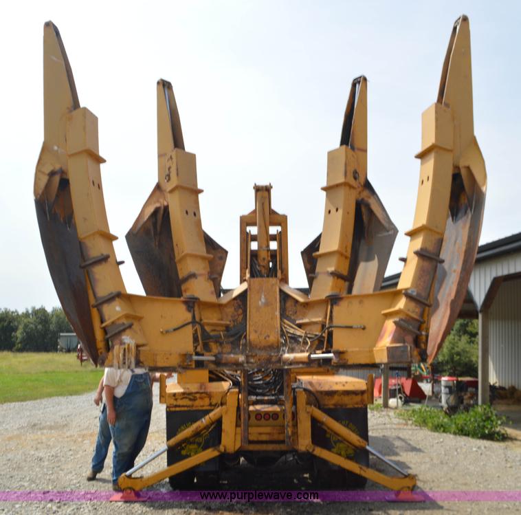 image for item L2788 1979 Ford 800 tree transplanter truck