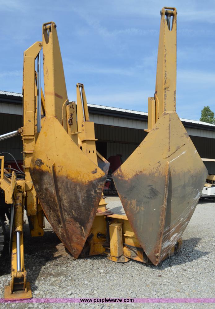 image for item L2788 1979 Ford 800 tree transplanter truck