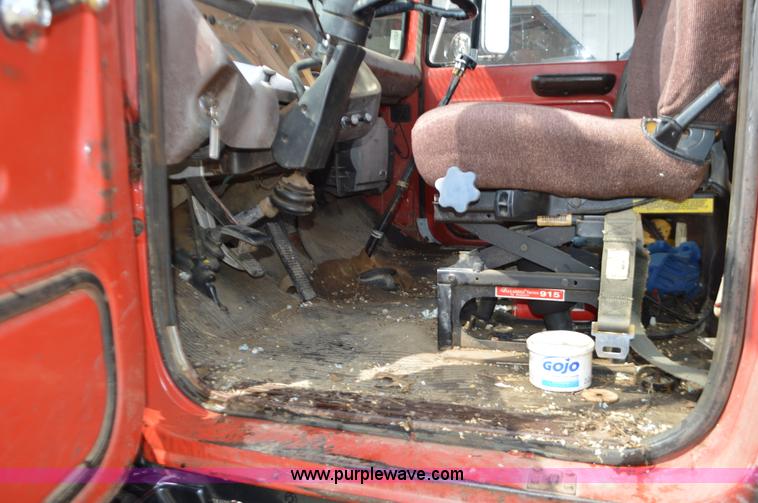 image for item L2788 1979 Ford 800 tree transplanter truck