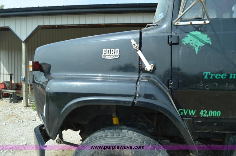 image for item L2788 1979 Ford 800 tree transplanter truck