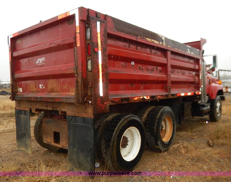 image for item L3533 2001 International F2554 dump truck