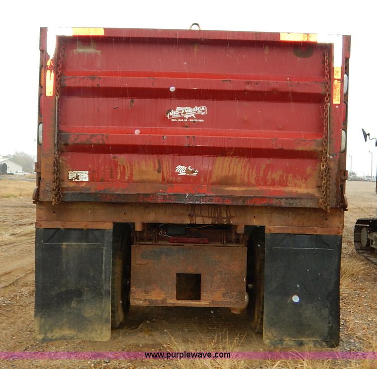 image for item L3533 2001 International F2554 dump truck