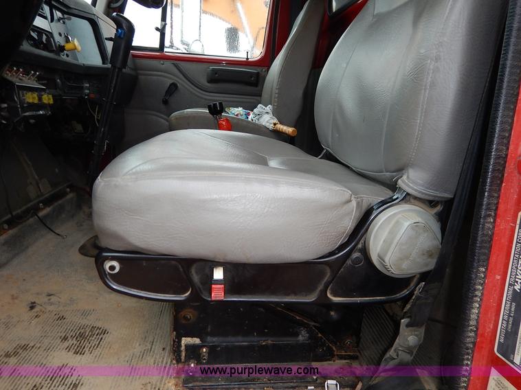 image for item L3533 2001 International F2554 dump truck