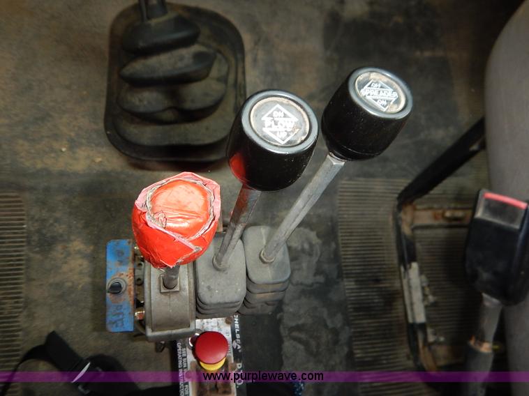 image for item L3533 2001 International F2554 dump truck