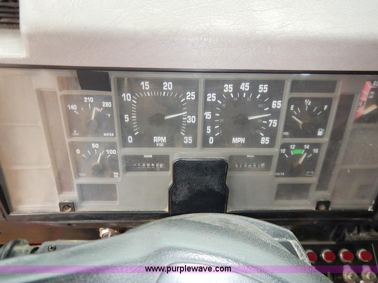 image for item L3533 2001 International F2554 dump truck