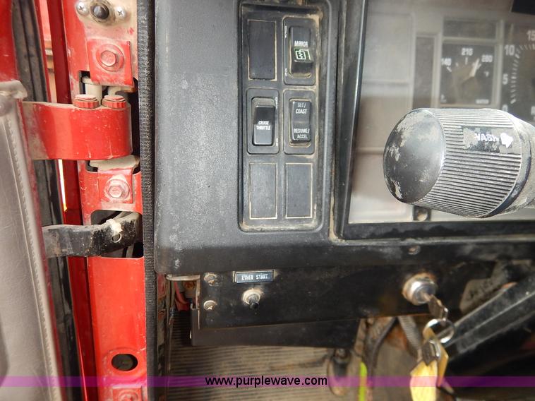 image for item L3533 2001 International F2554 dump truck