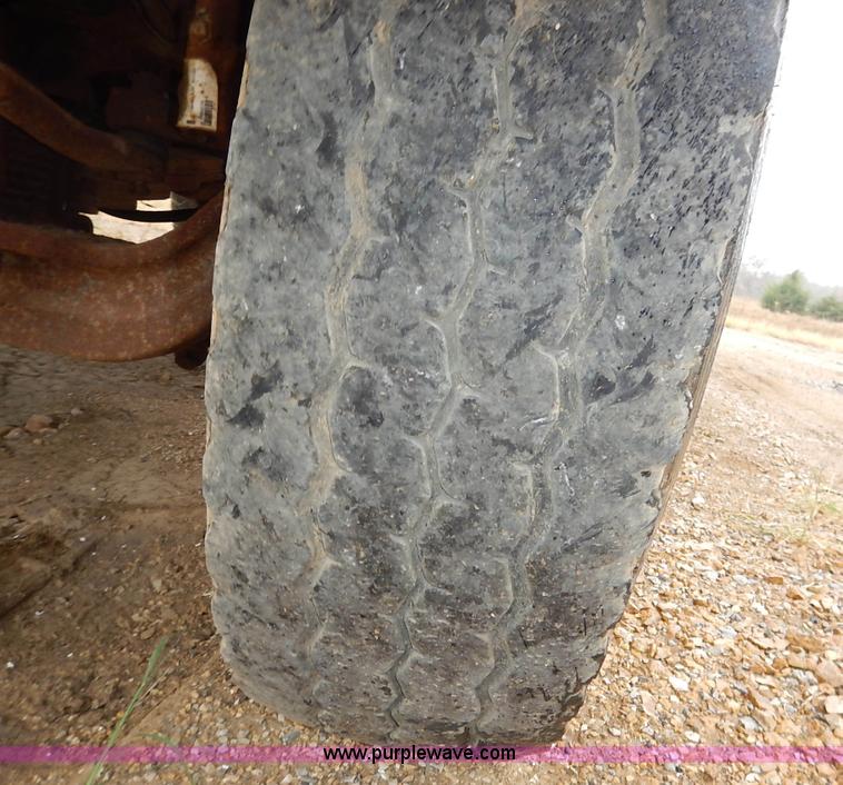 image for item L3533 2001 International F2554 dump truck