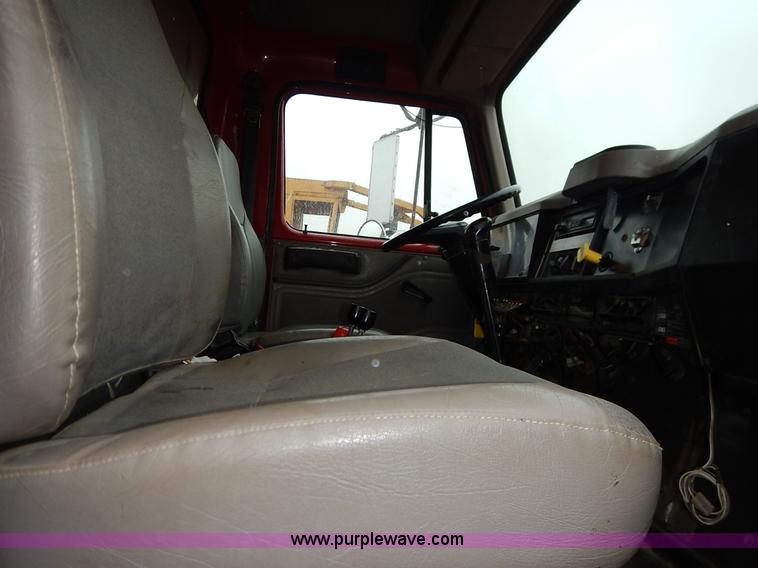 image for item L3533 2001 International F2554 dump truck