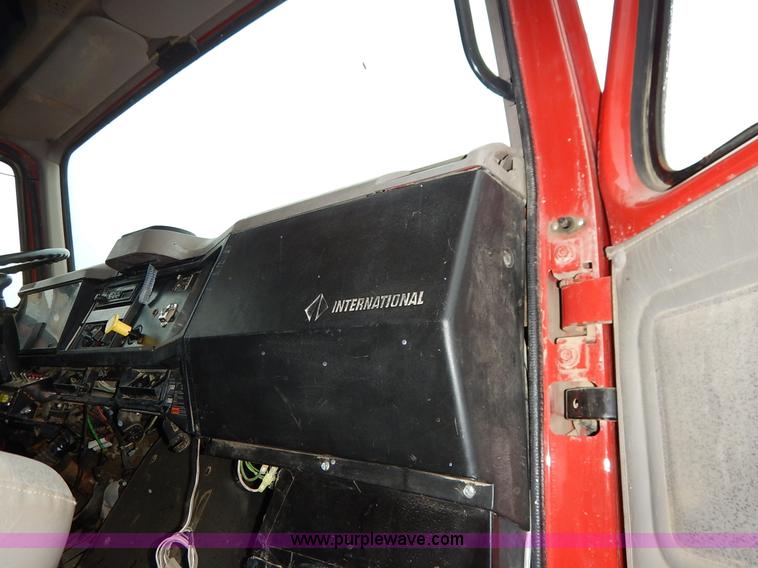 image for item L3533 2001 International F2554 dump truck