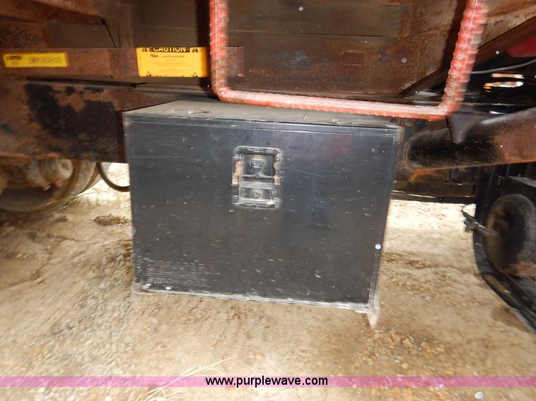 image for item L3533 2001 International F2554 dump truck