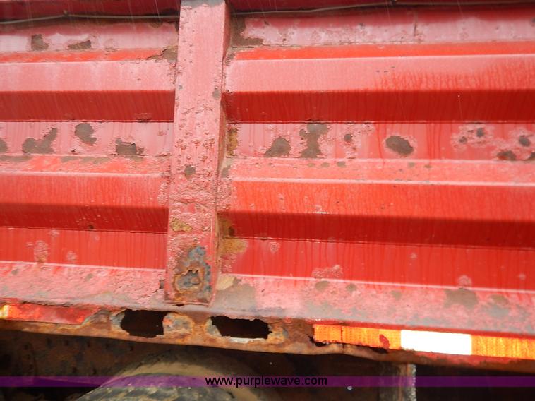 image for item L3533 2001 International F2554 dump truck