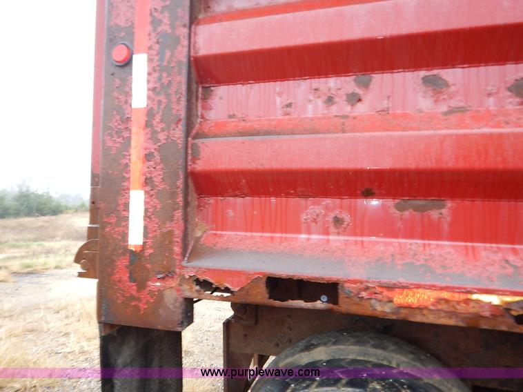 image for item L3533 2001 International F2554 dump truck
