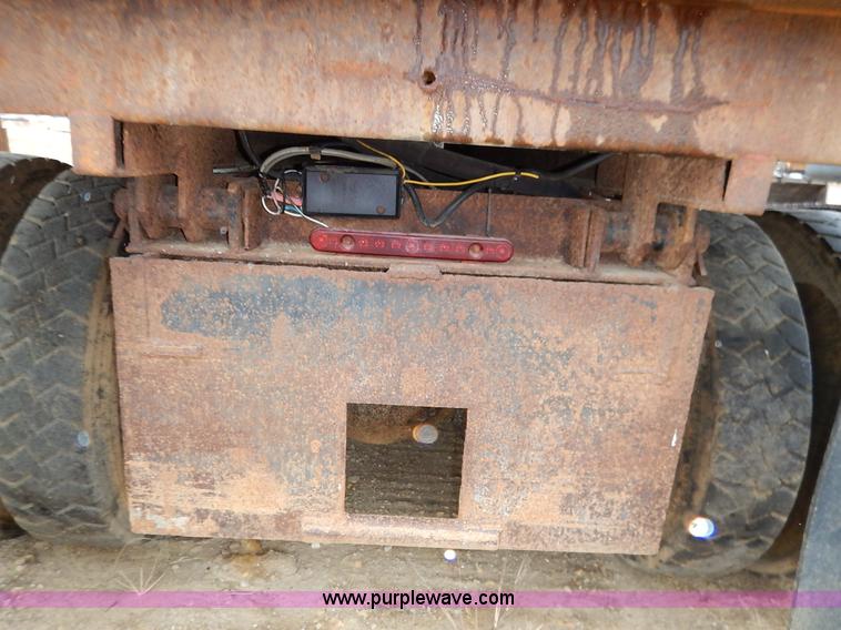 image for item L3533 2001 International F2554 dump truck