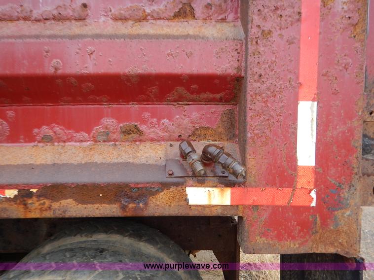 image for item L3533 2001 International F2554 dump truck