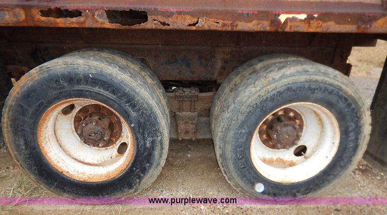 image for item L3533 2001 International F2554 dump truck