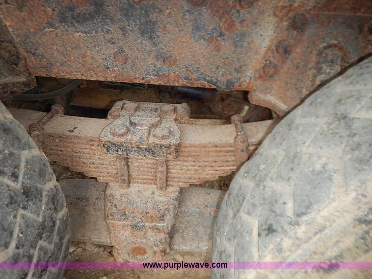 image for item L3533 2001 International F2554 dump truck