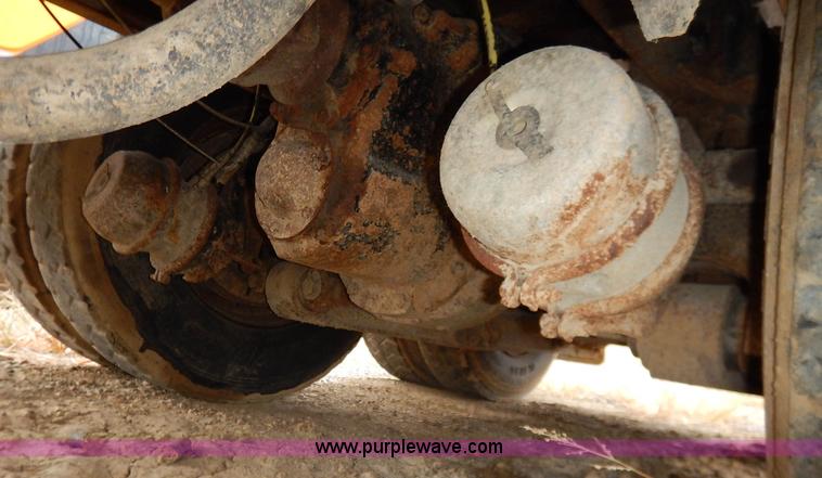 image for item L3533 2001 International F2554 dump truck