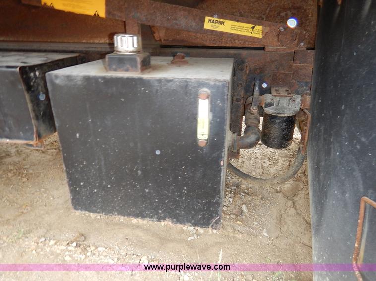 image for item L3533 2001 International F2554 dump truck