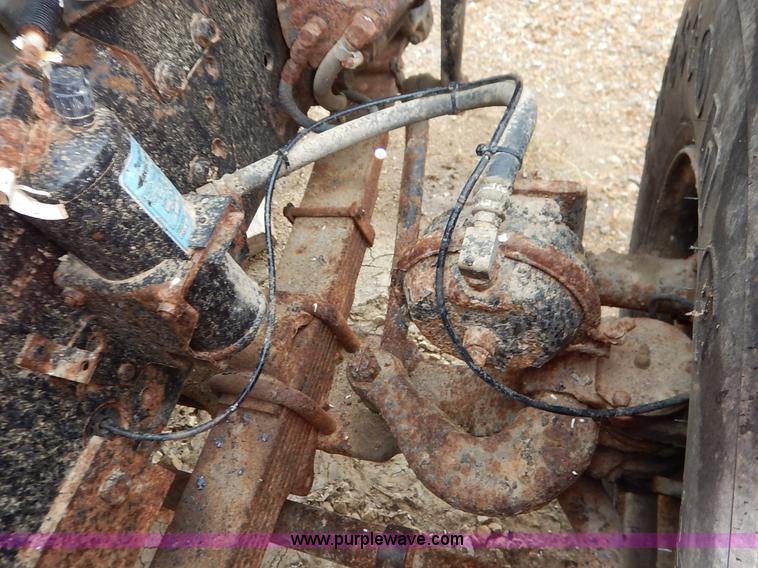 image for item L3533 2001 International F2554 dump truck