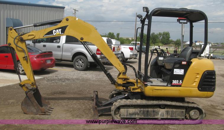 image for item L6341 2005 Caterpillar 302.5 mini excavator