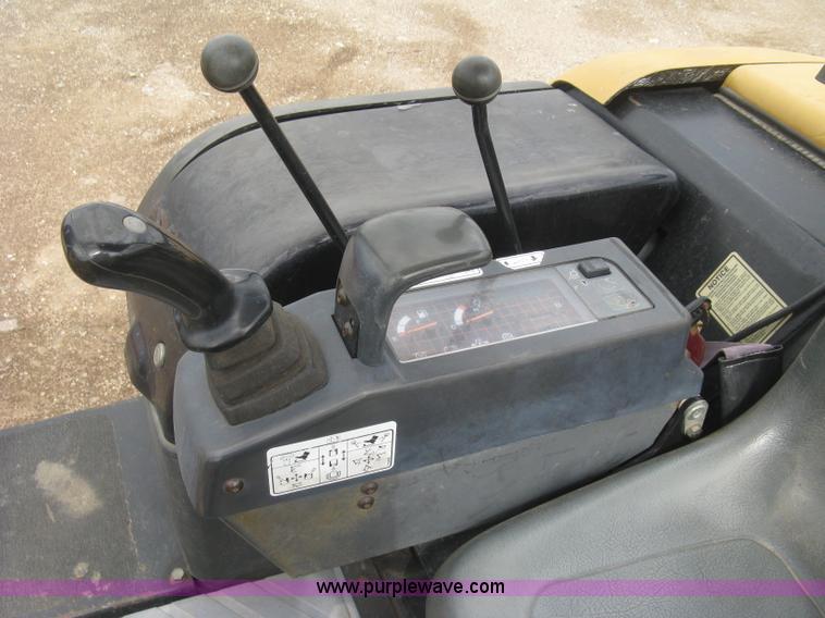 image for item L6341 2005 Caterpillar 302.5 mini excavator