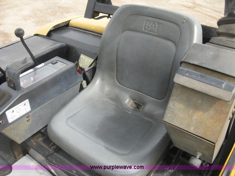 image for item L6341 2005 Caterpillar 302.5 mini excavator