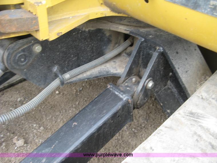image for item L6341 2005 Caterpillar 302.5 mini excavator