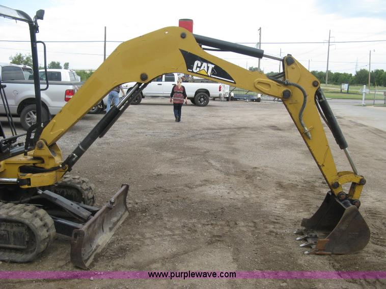 image for item L6341 2005 Caterpillar 302.5 mini excavator