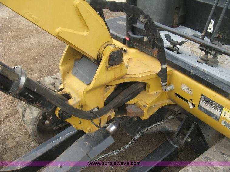 image for item L6341 2005 Caterpillar 302.5 mini excavator
