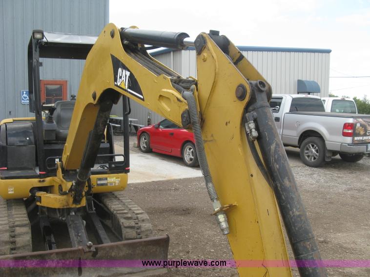 image for item L6341 2005 Caterpillar 302.5 mini excavator
