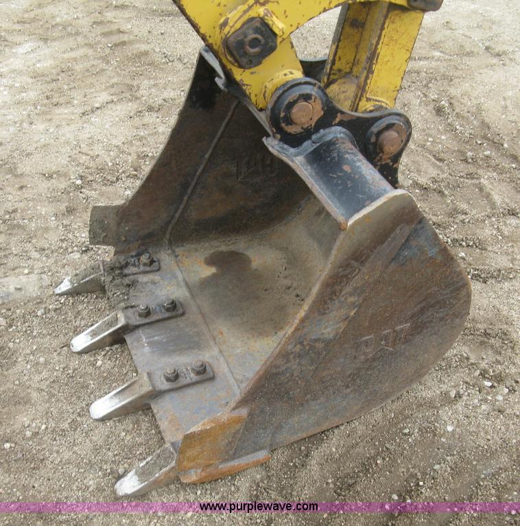 image for item L6341 2005 Caterpillar 302.5 mini excavator